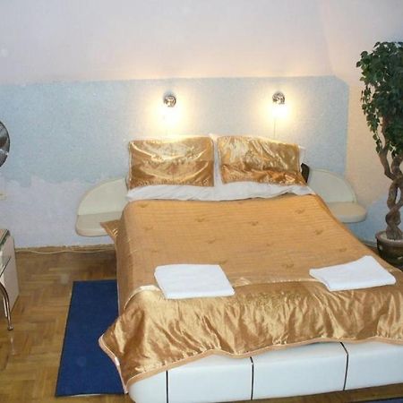 Park Hotel Myslenice Ruang foto