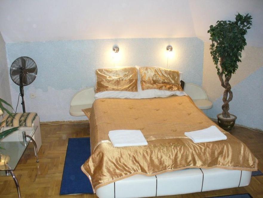 Park Hotel Myslenice Ruang foto