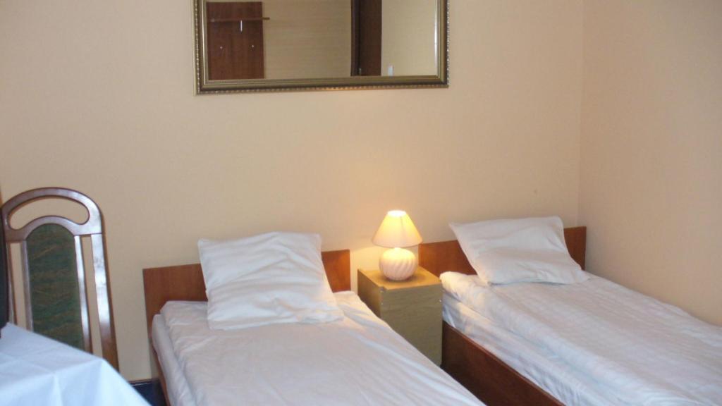 Park Hotel Myslenice Ruang foto