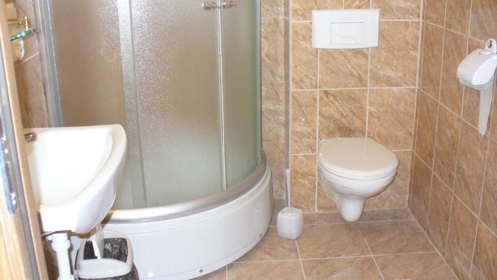 Park Hotel Myslenice Bagian luar foto